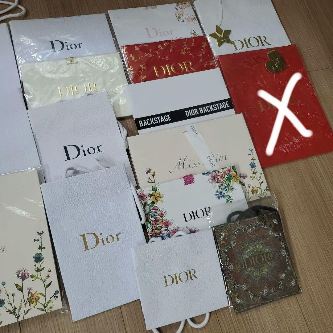 Dior　ショッパー　限定　チャーム　スター