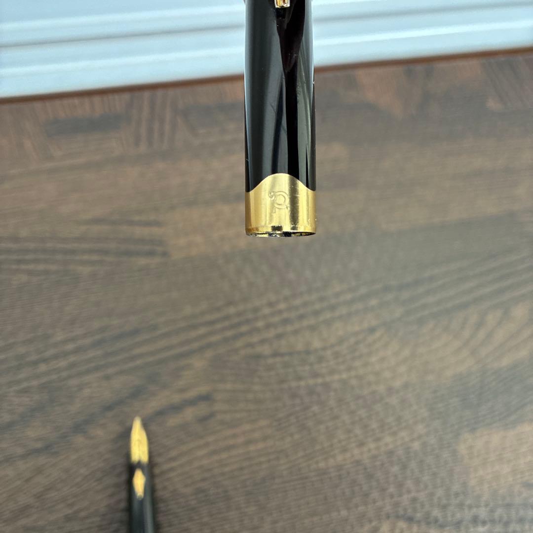 プラチナ黒い万年筆 細字 金18k