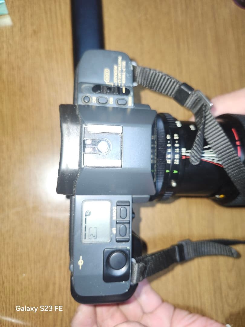 訳あり品Canon T70 一眼レフカメラとSunpakフラッシュ望遠レンズ