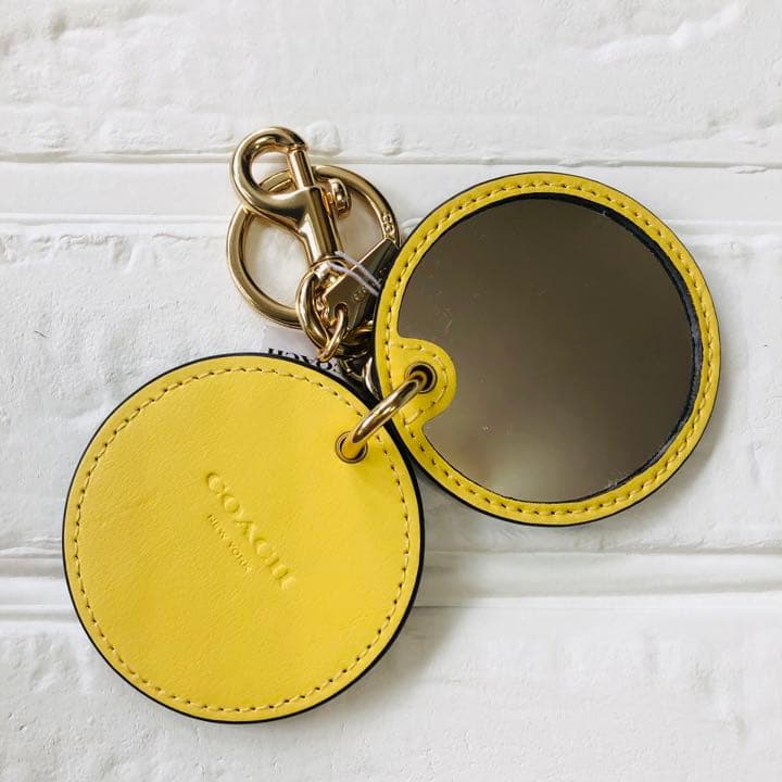 COACHミラーパックチャームキーリングベジタブル