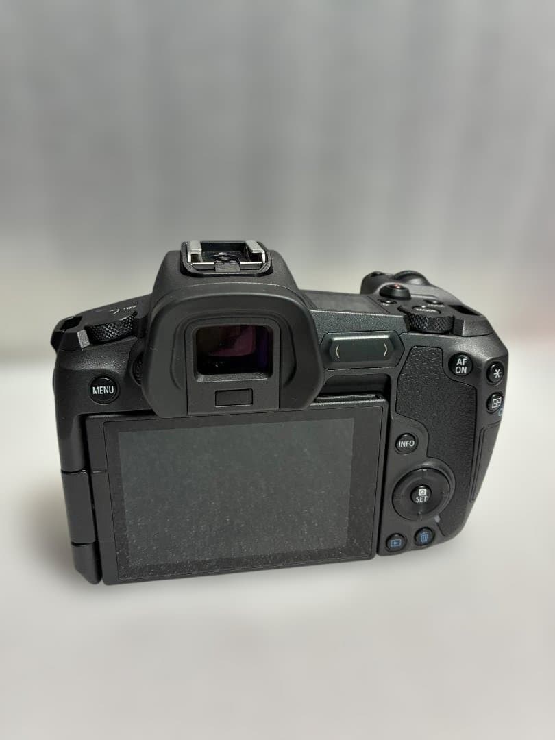 Canon EOS R ボディ （ショット数2,000枚以下 ≪美品≫）