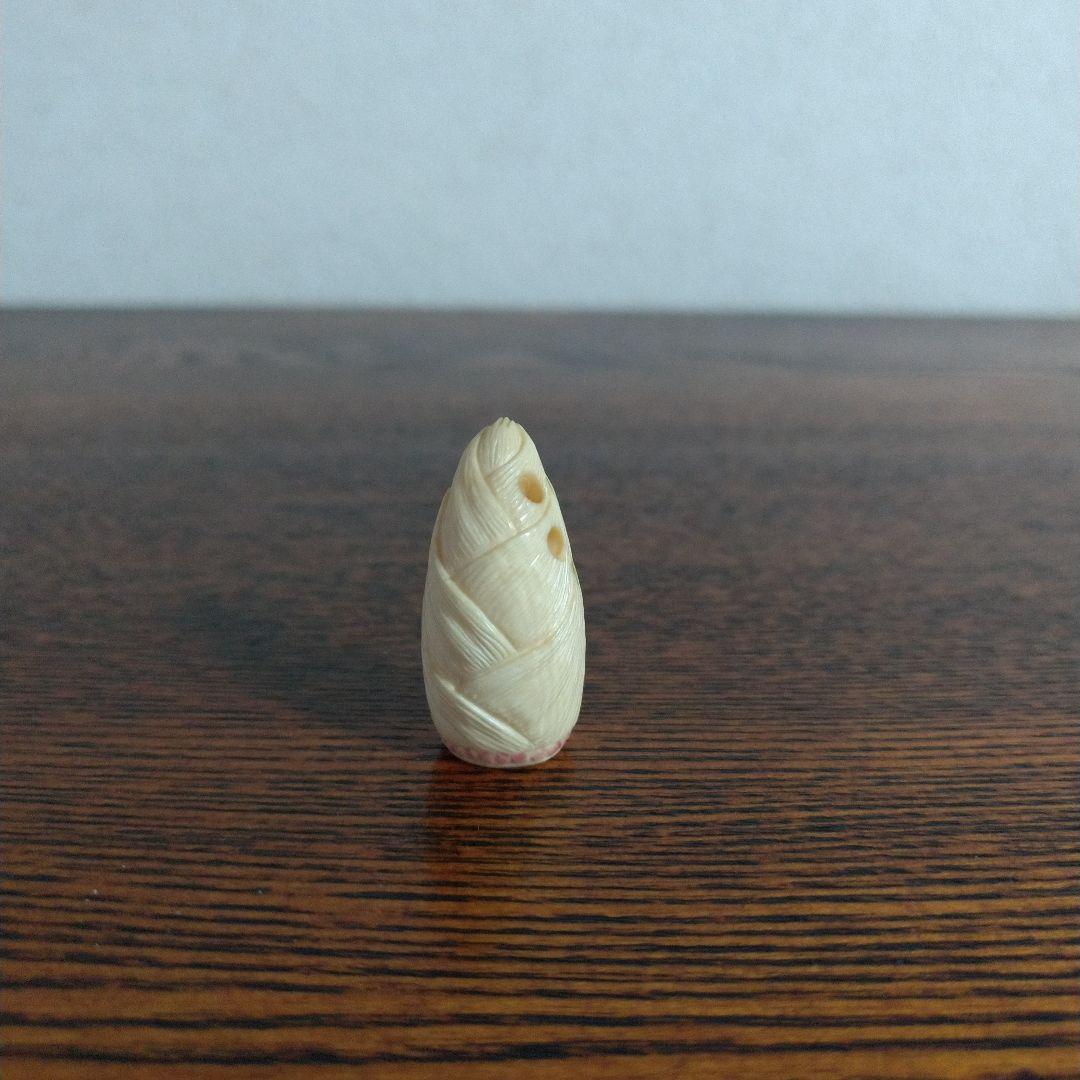 マンモス牙彫　根付　柿と筍　2点