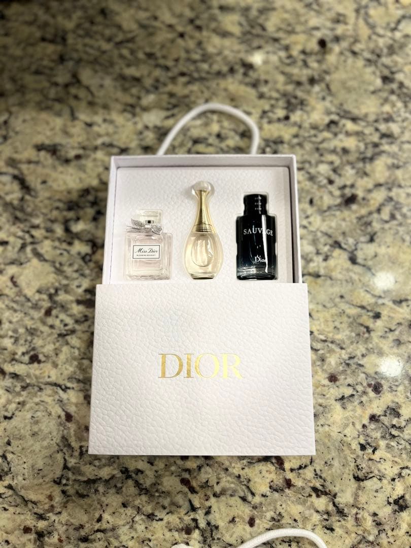 Dior ディスカバリーミニ香水セット 【数量限定品】