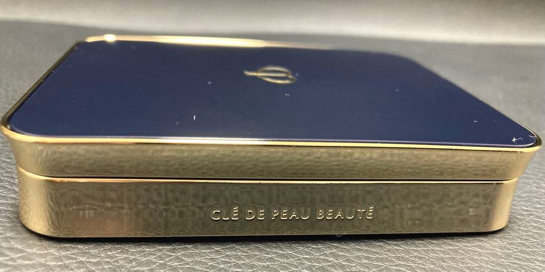 CLE DE PEAU BEAUTE アイシャドウ　パープル【YK0405】