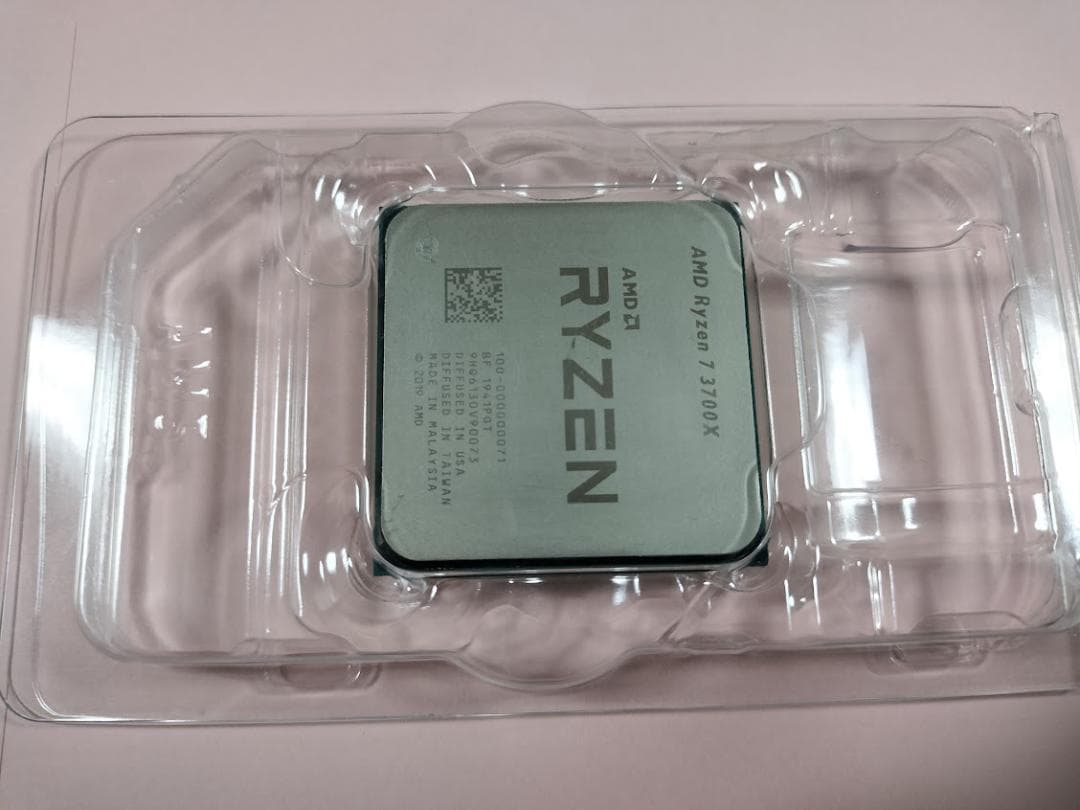 AMD Ryzen 7 3700X CPU 本体