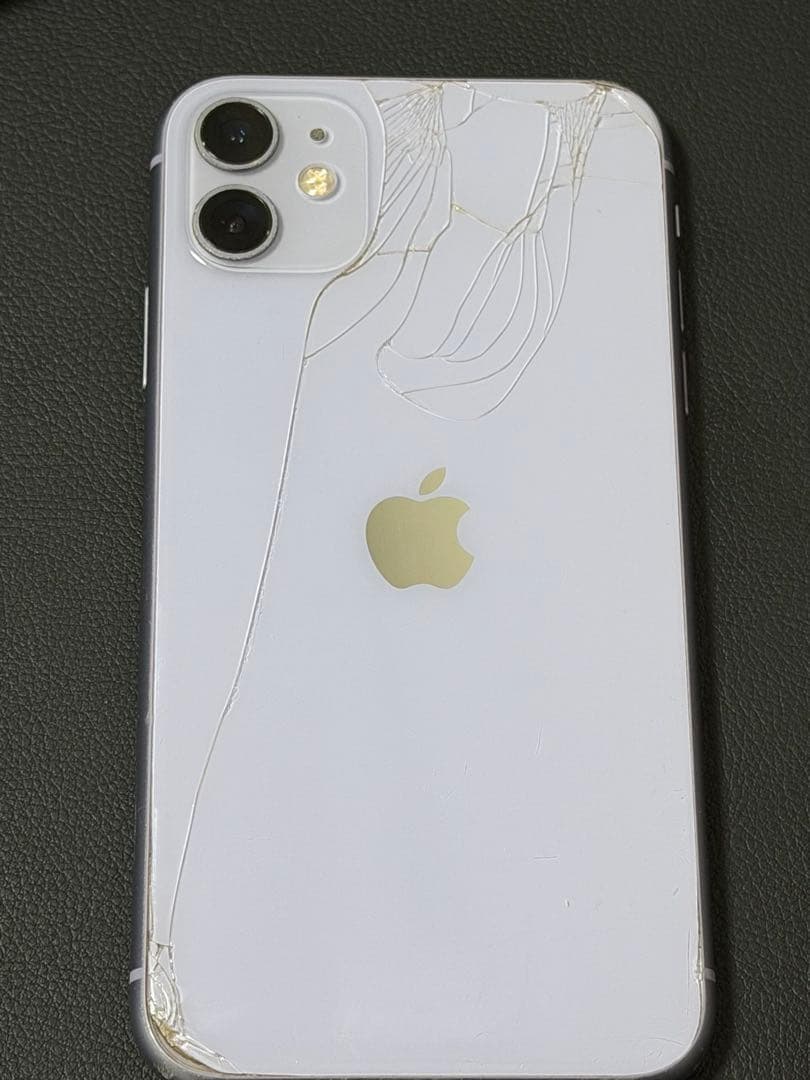 【ジャンク品】Apple iPhone 11 本体 背面ひび割れあり
