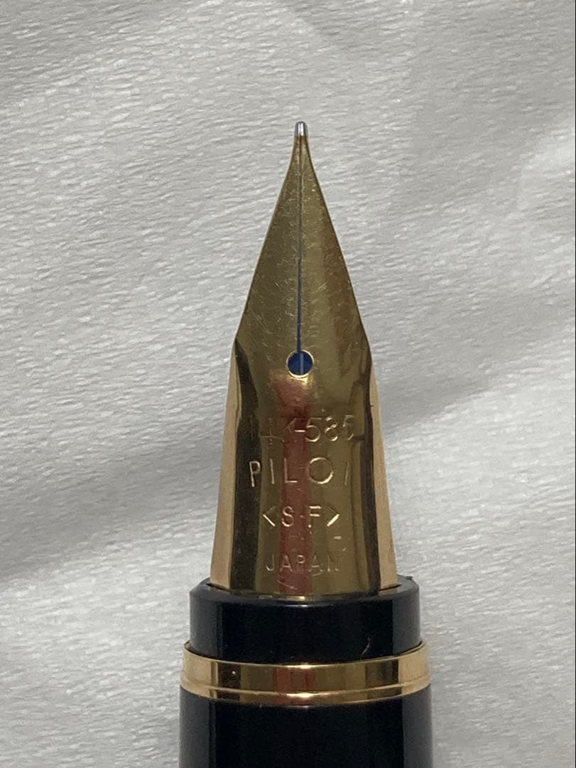 PILOT 万年筆 エラボー 黒 14K ソフト細字 SF 専用ケース