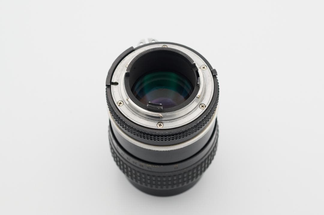 Nikon Ai Nikkor 105mm F2.5 単焦点レンズ
