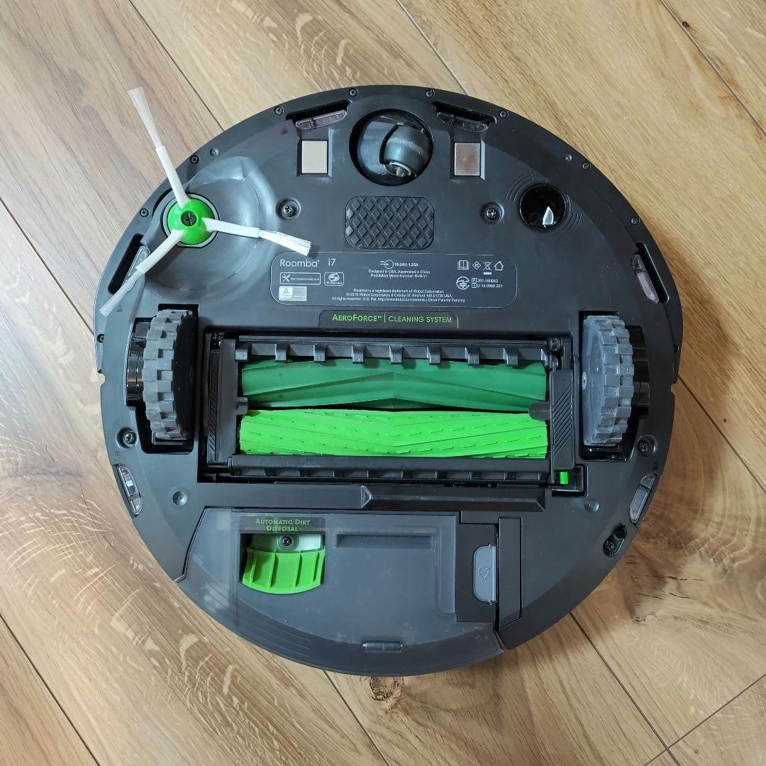ルンバi7+ アイロボット ロボット掃除機　新品付属品付き　自動ゴミ収集機
