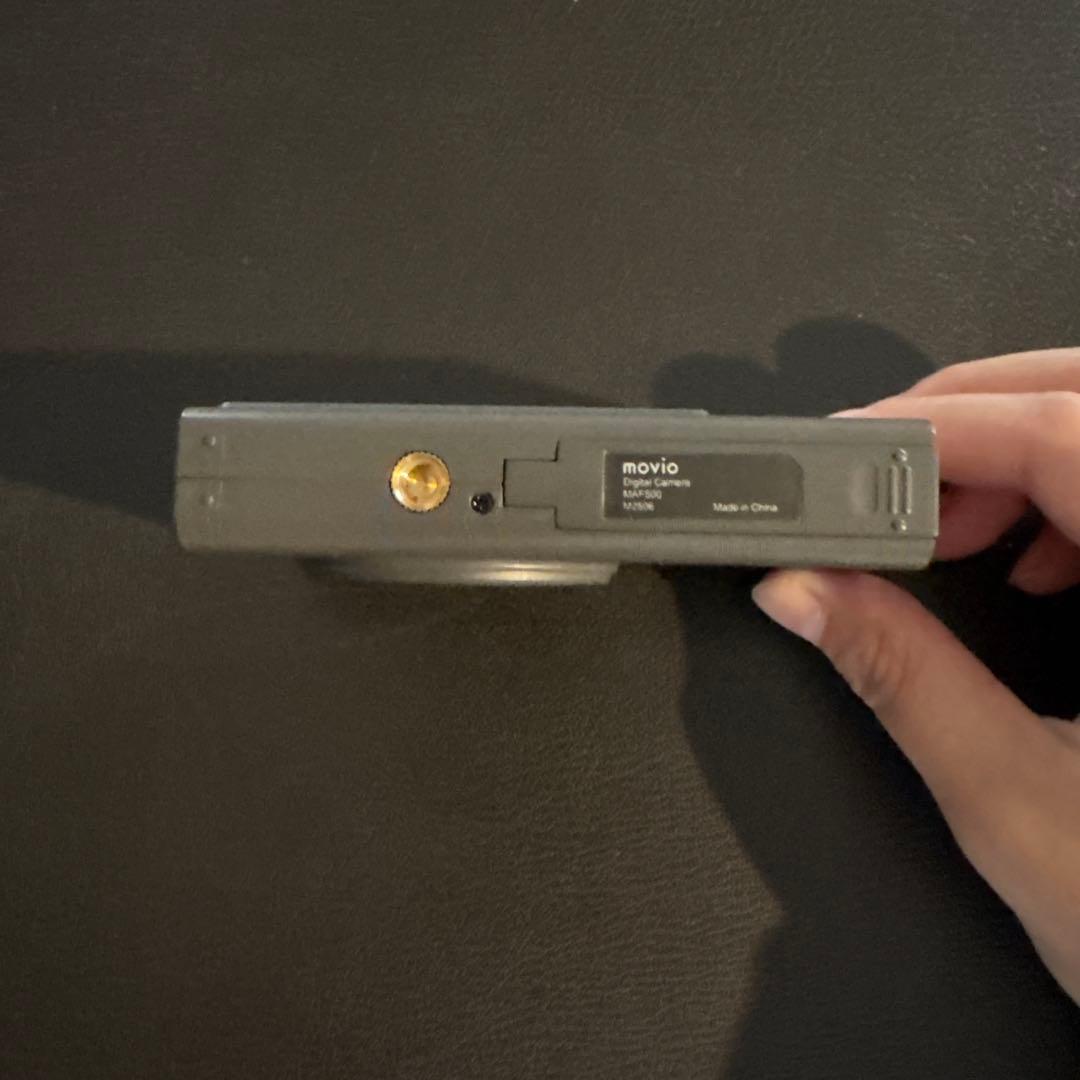 デジタルカメラ デジカメ　グレー
