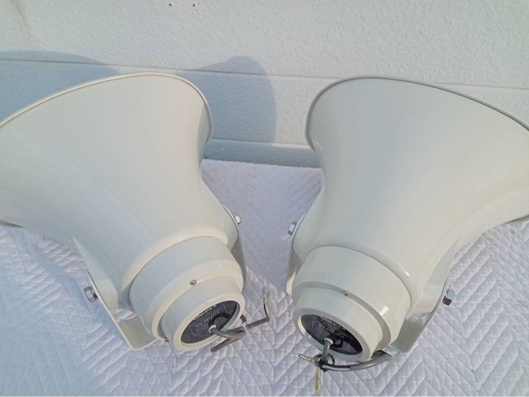 UNI-PEX　50W選挙スピーカー2本で　アンプ12V　40W１台
