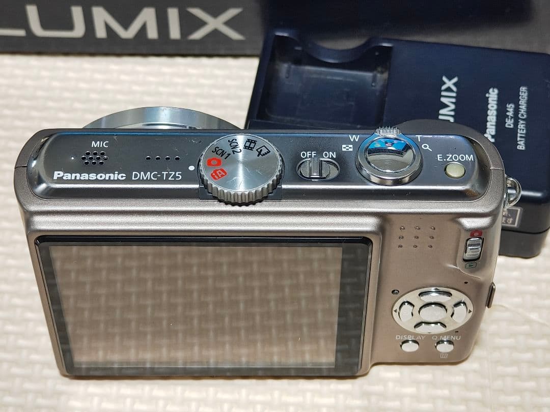 Panasonic DMC-TZ5 デジタルカメラ　光学10倍ズーム　傷あり
