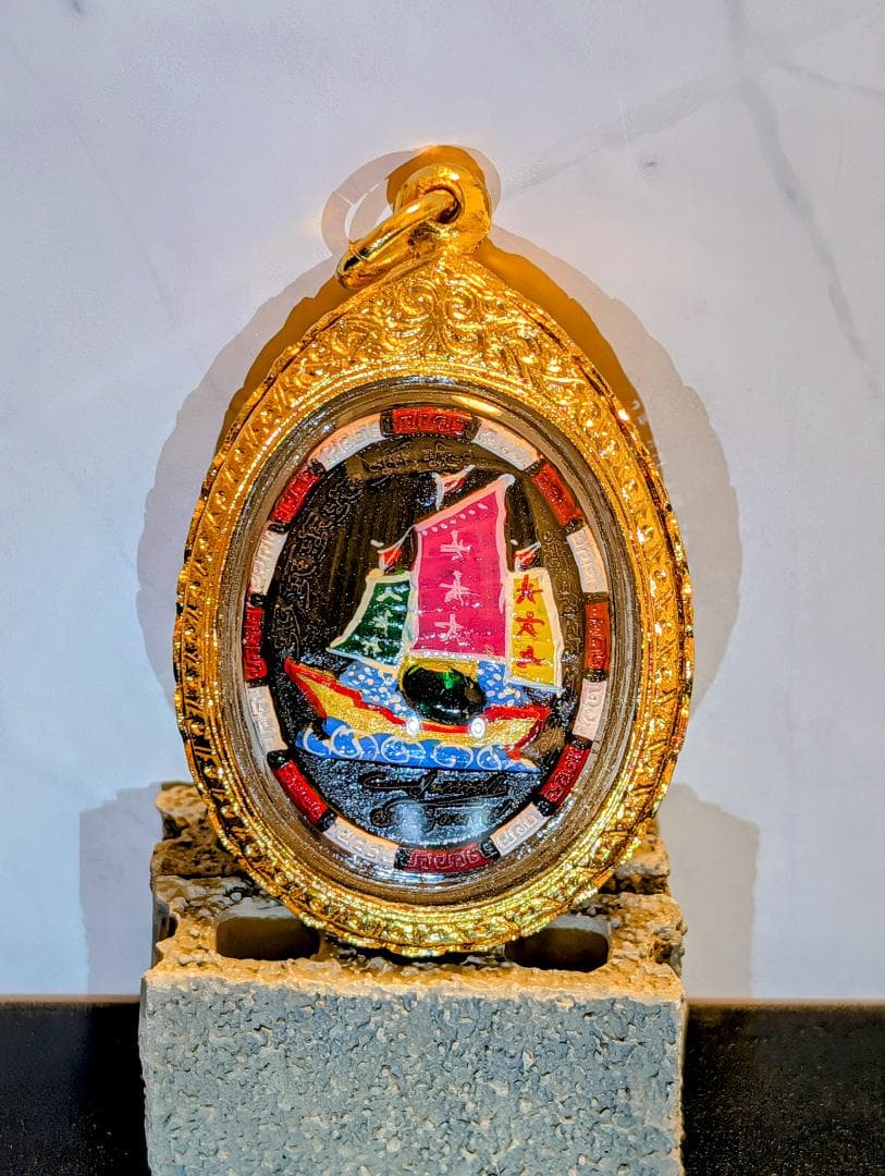 タイお守り　プラクルアン　クルーバー・クリッサナ　2559年　(037)