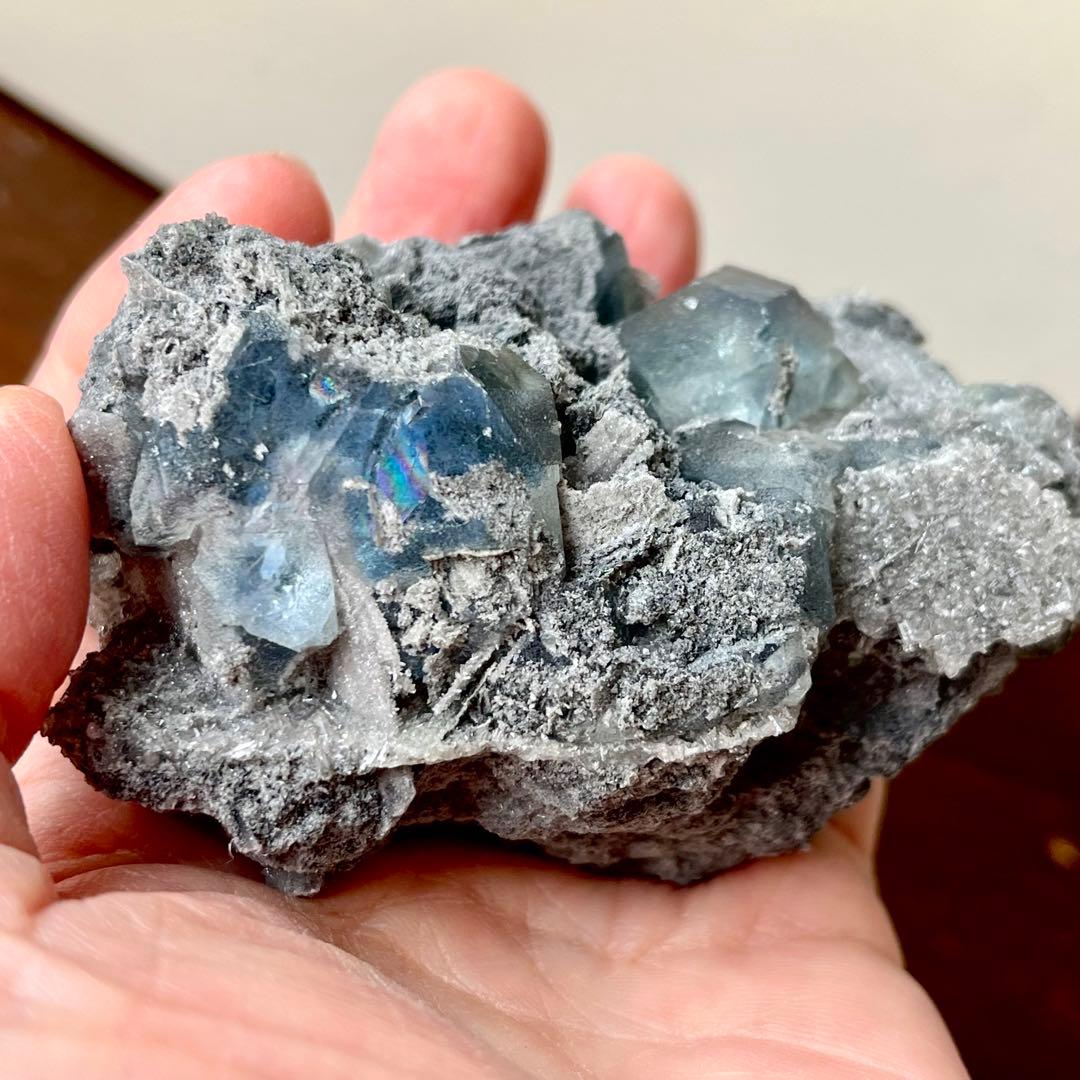 虹 キューブ ブルー フローライト 983.75ct 蛍石 原石 鉱物 天然石
