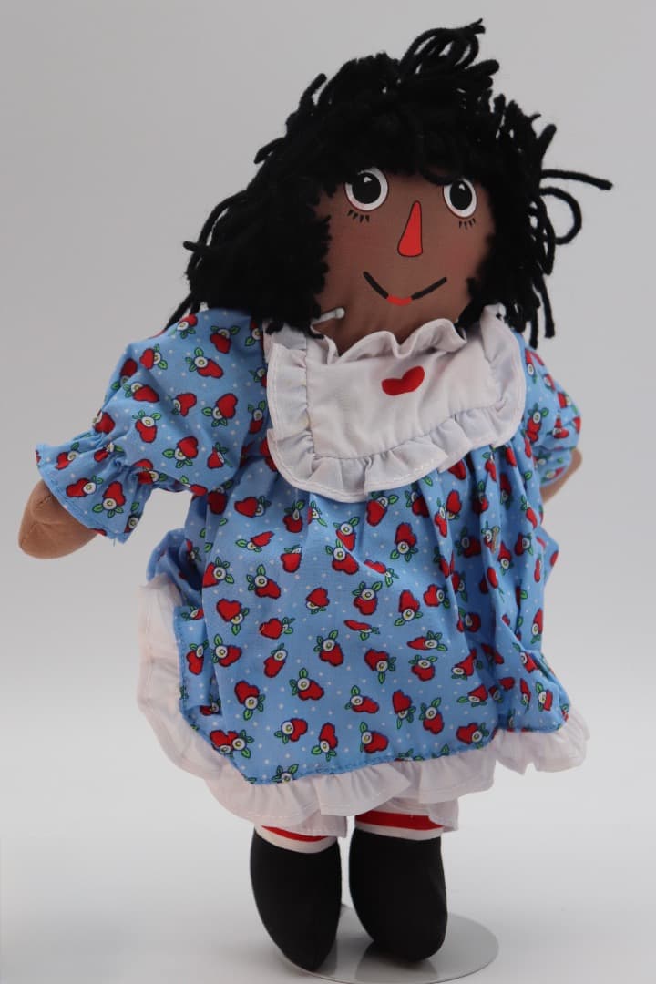 レアアイテムRAGGEDY ANN-アフリカン・アメリカン 苺模様のドレスの人形