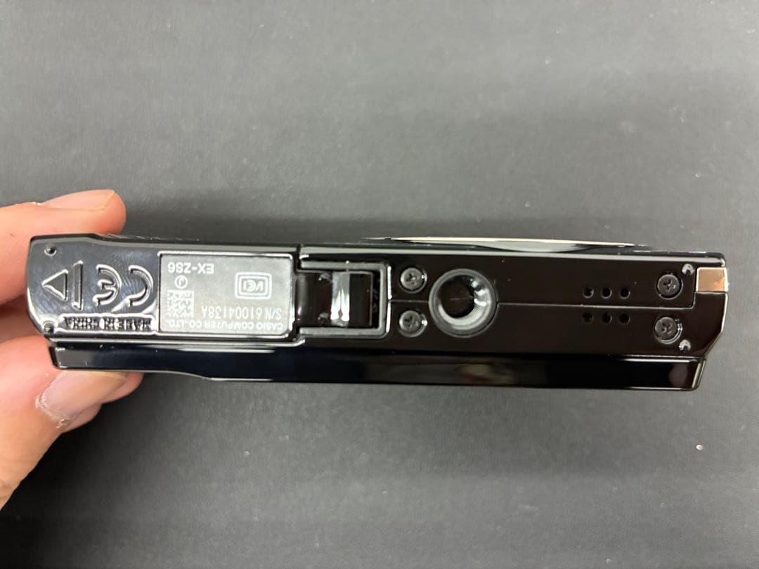 （美品）CASIO EXILIM EX-ZS6 カシオ デジカメ　キティー