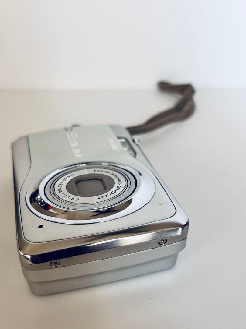 CASIO EXILIM EX-Z88 14.1MP コンパクトデジタルカメラ
