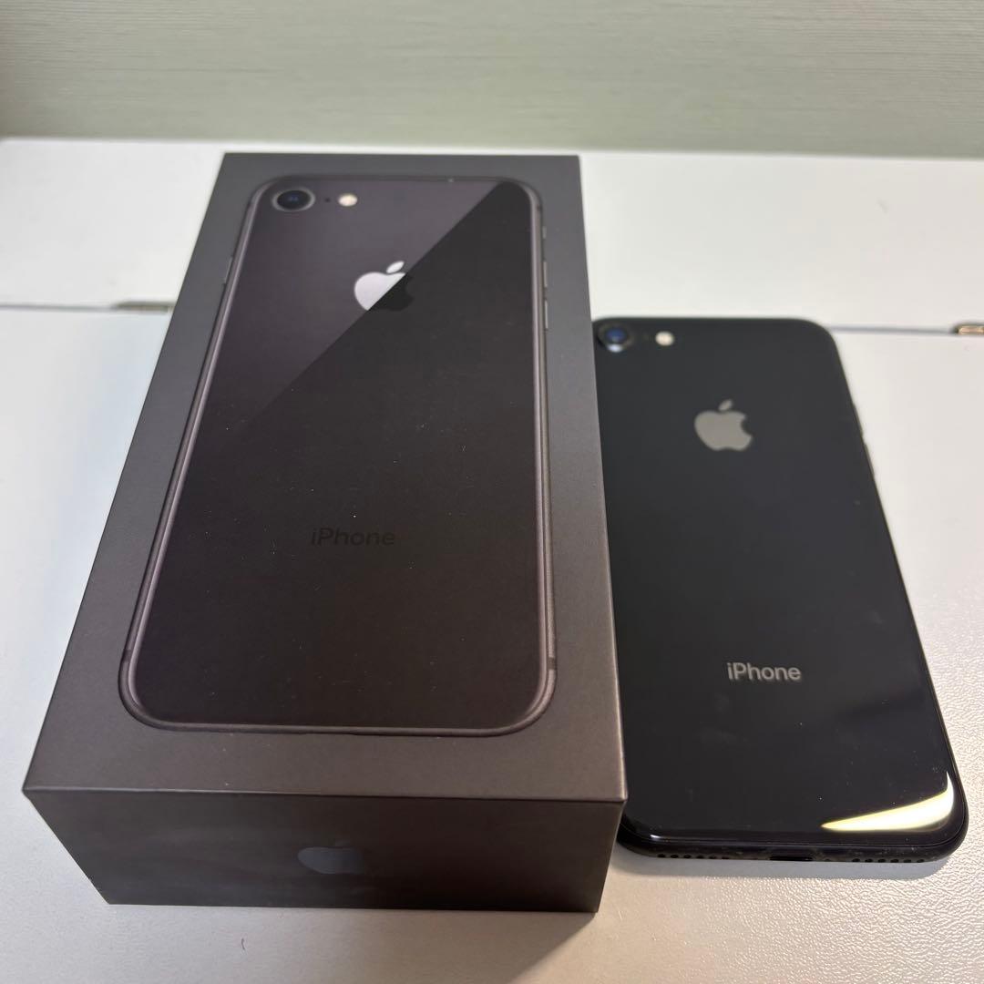 iPhone8 本体 64GB
