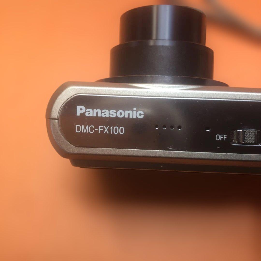 LUMIX 12メガピクセル コンパクトデジタルカメラ　シルバー　充電器付き