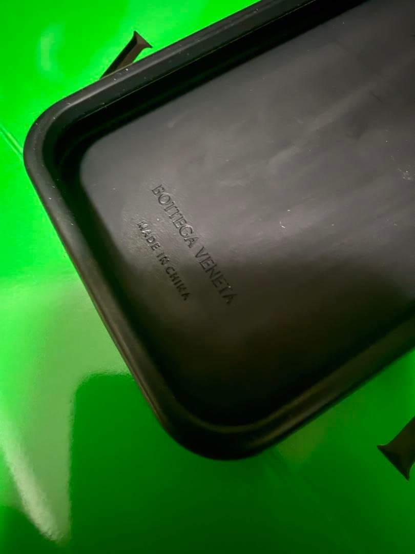 Bottega Veneta ブラック iPhone16pro ケース