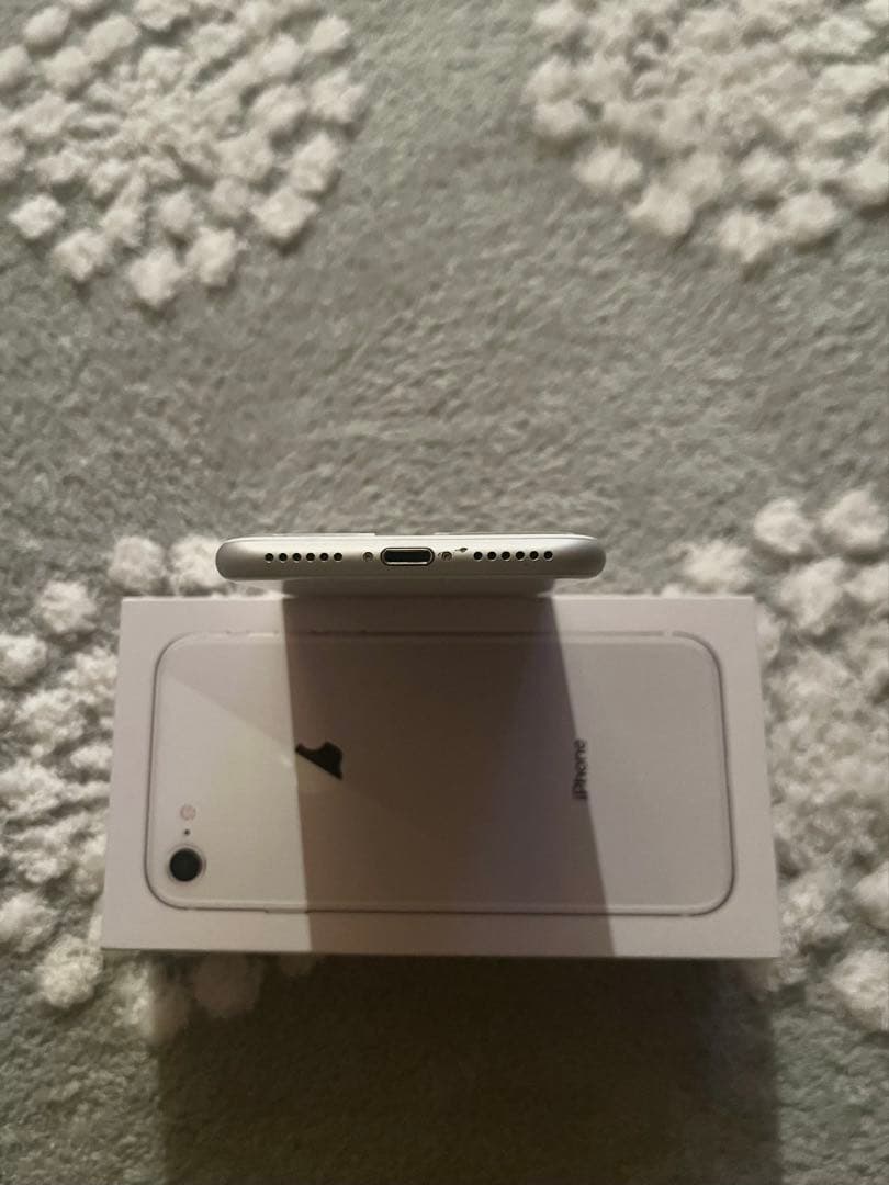 iPhone8 本体