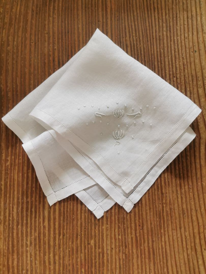 アンティーク 白糸小花刺繍 しなやかな上質リネン 針抜ヘムステッチ 長方形クロス