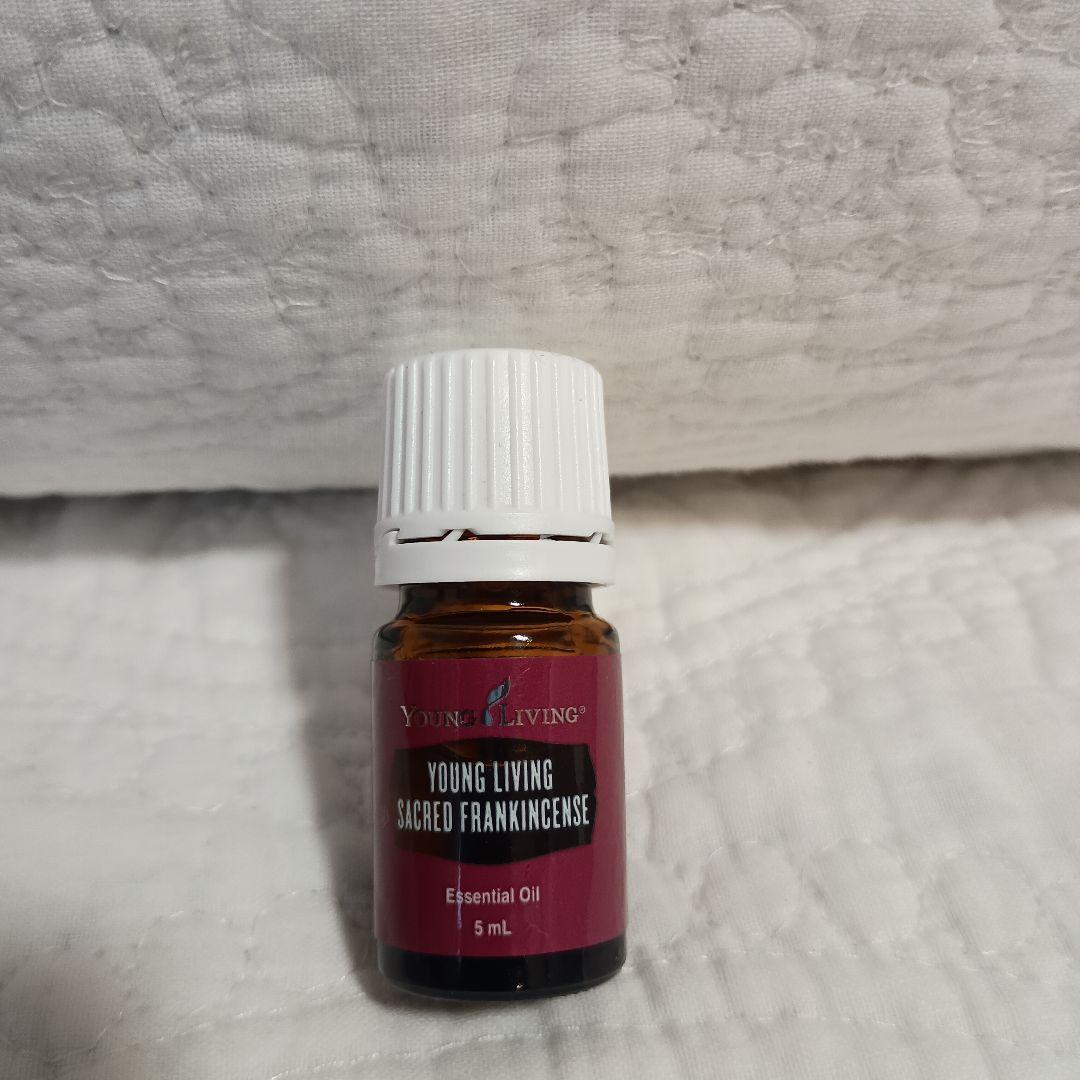 Young Living セイクレッドフランキンセンス 精油 オイル 5mL