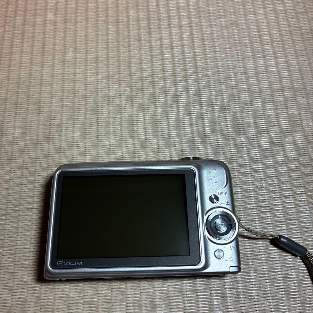 CASIO EXILIM 12.1メガピクセル　コンデジ　デジカメ