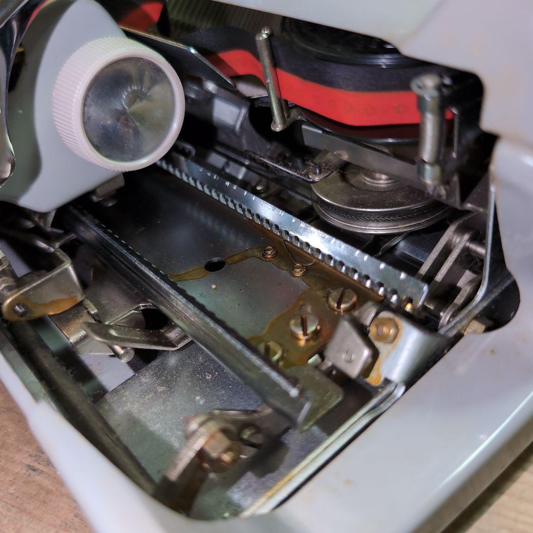 ブラザー　バリアントポータブル タイプライター　型式JP一121 カバーバック