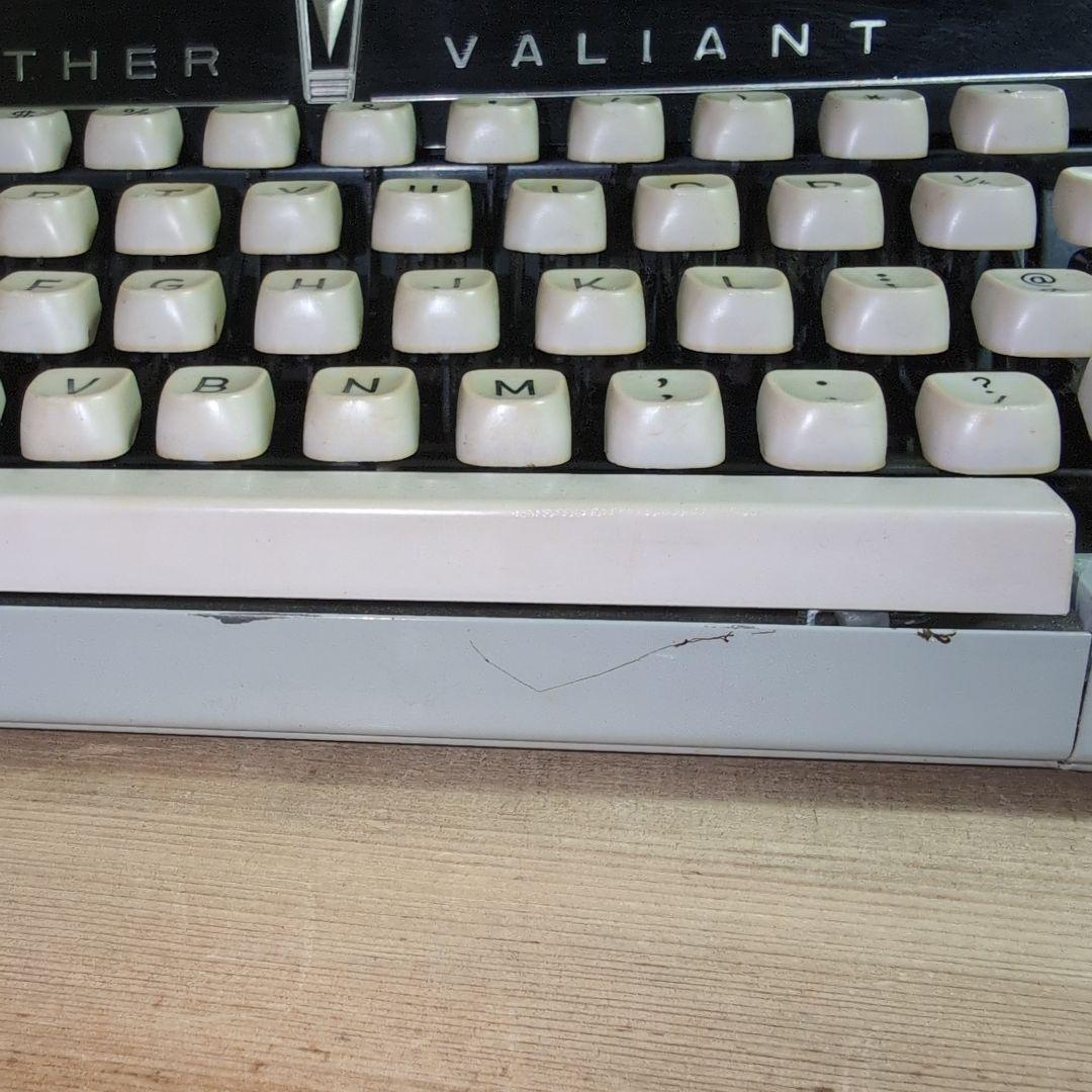 ブラザー　バリアントポータブル タイプライター　型式JP一121 カバーバック