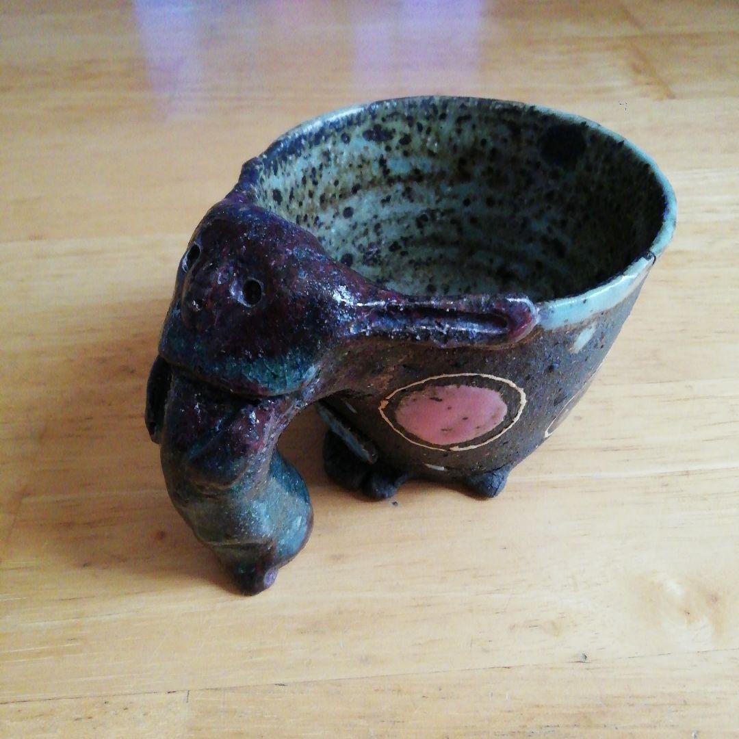 唯一希少。アラヤマ　ヒロフミ作　イナバウアーシリーズ動物形陶器カップ