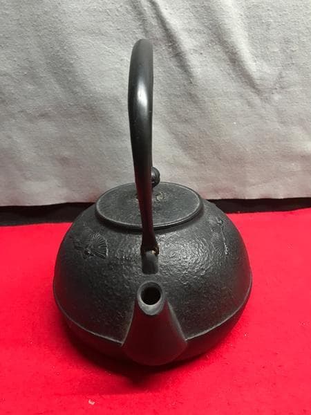 Y 中古 南部鉄瓶 南部鉄器 やかん 松の木模様 和風 工芸品 骨董品 S