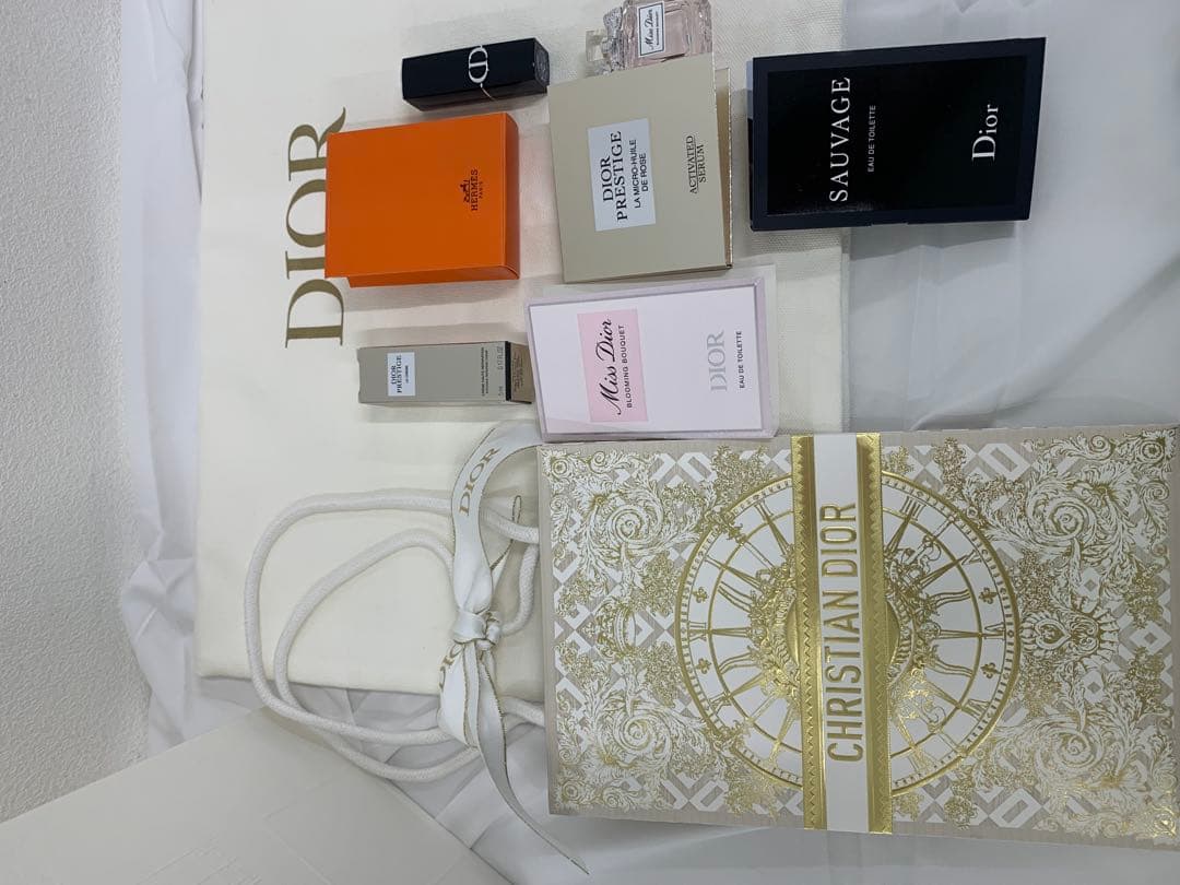 Dior アドベントカレンダー ホワイト ゴールド 箱のみ2024年おまけ付き