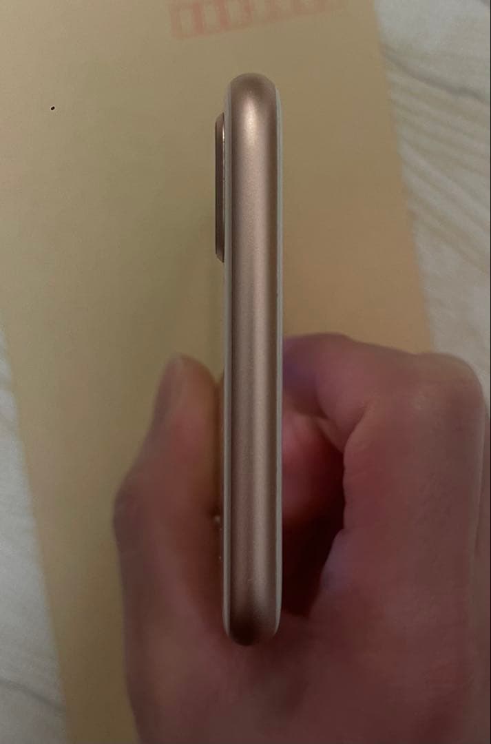 iPhone 8 Plus ゴールド 本体