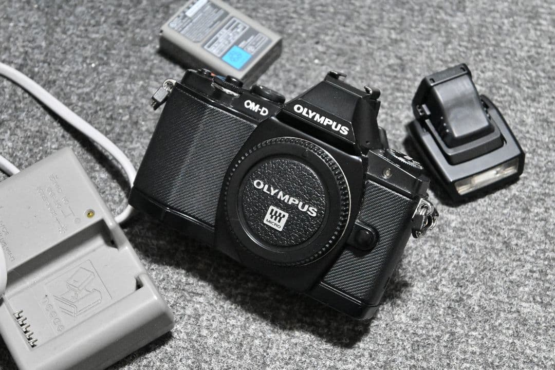 OLYMPUS OM-D E-M5 ミラーレス カメラ