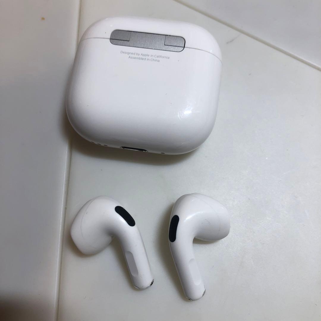 Apple AirPods 第4世代　ANC ノイズキャンセリング付き