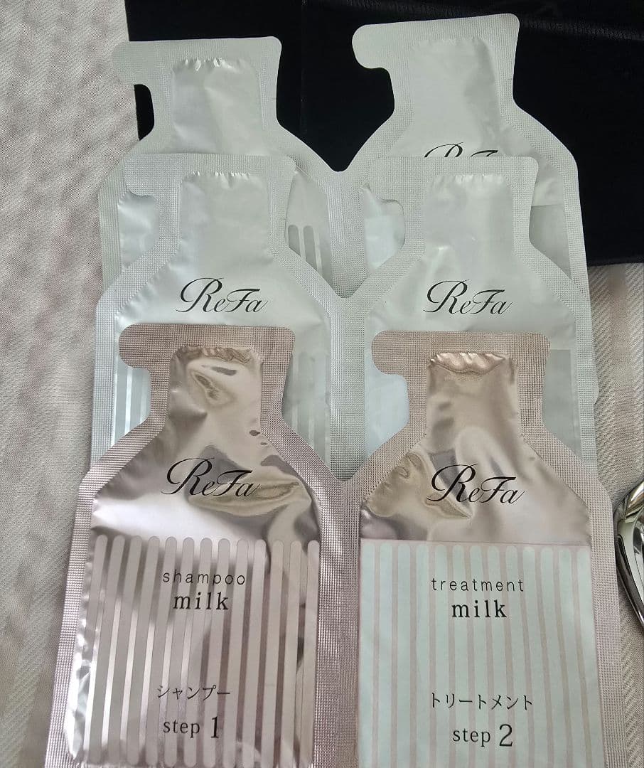ReFa メタリックシルバーコーム ×2ヘアミルク付き