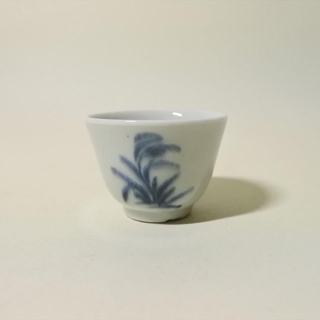 江戸後期　伊万里　染付　草花　小盃　酒器　骨董品　アンティーク　j