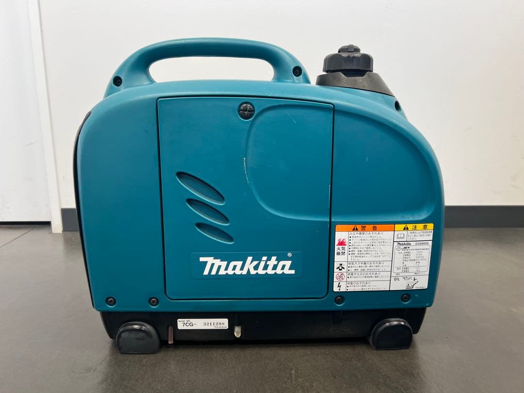 【期間限定】【値下しました】 Makita EG0900IS インバーター発電機