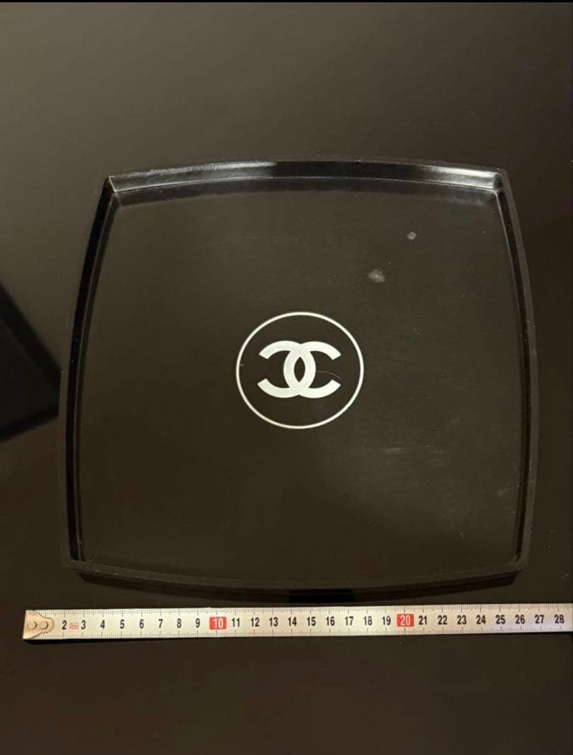 CHANEL トレースクエア