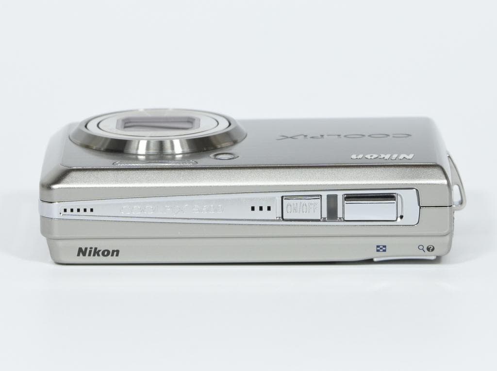 【超美品】 ニコン　Nikon COOLPIX S600 チタンシルバー