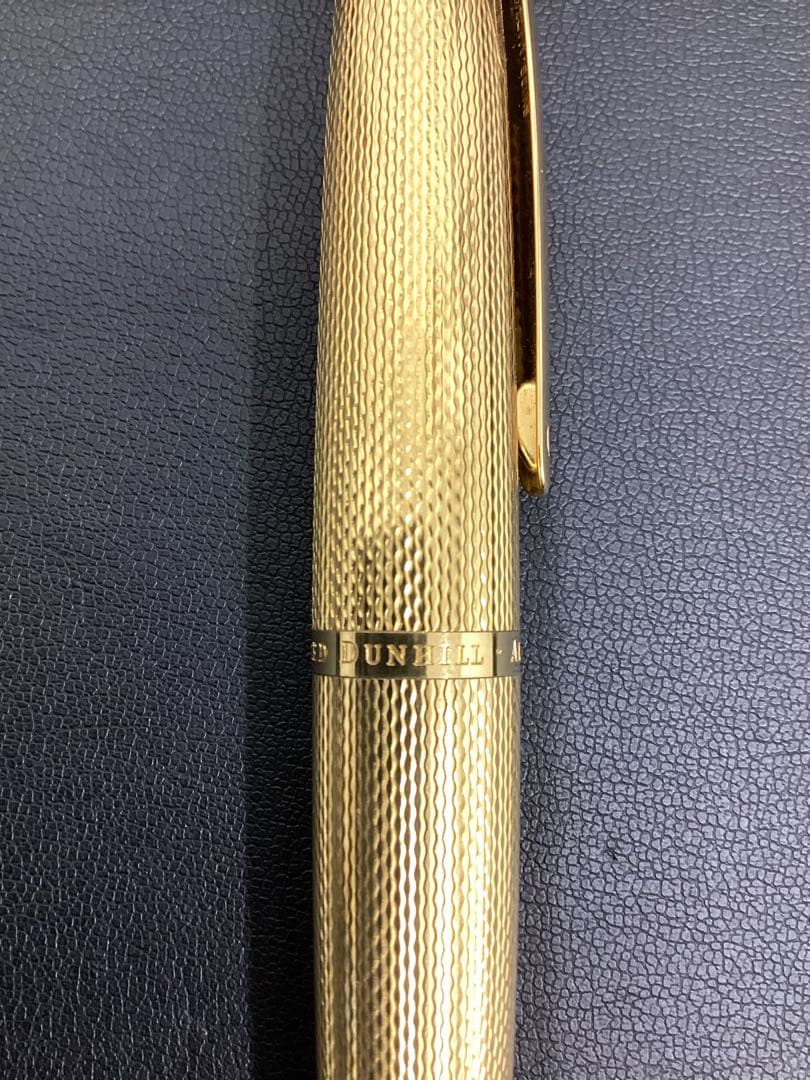 A.DUNHILL ゴールドプレートバーレイボールペン