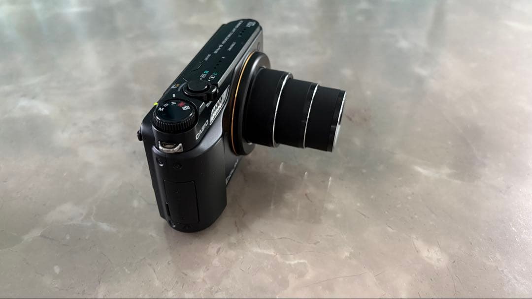 CASIO EXILIM EX-FH100 カシオ　デジタルカメラ