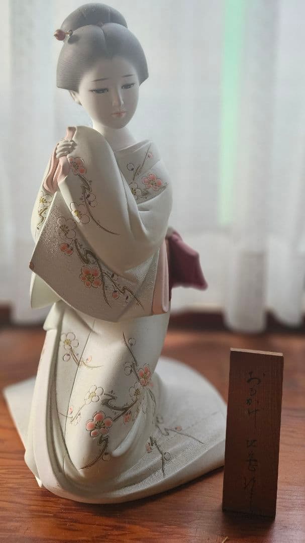 半世紀前購入 の博多人形 「おもかげ」 高さ37㎝　幅15cm ガラスケース無し