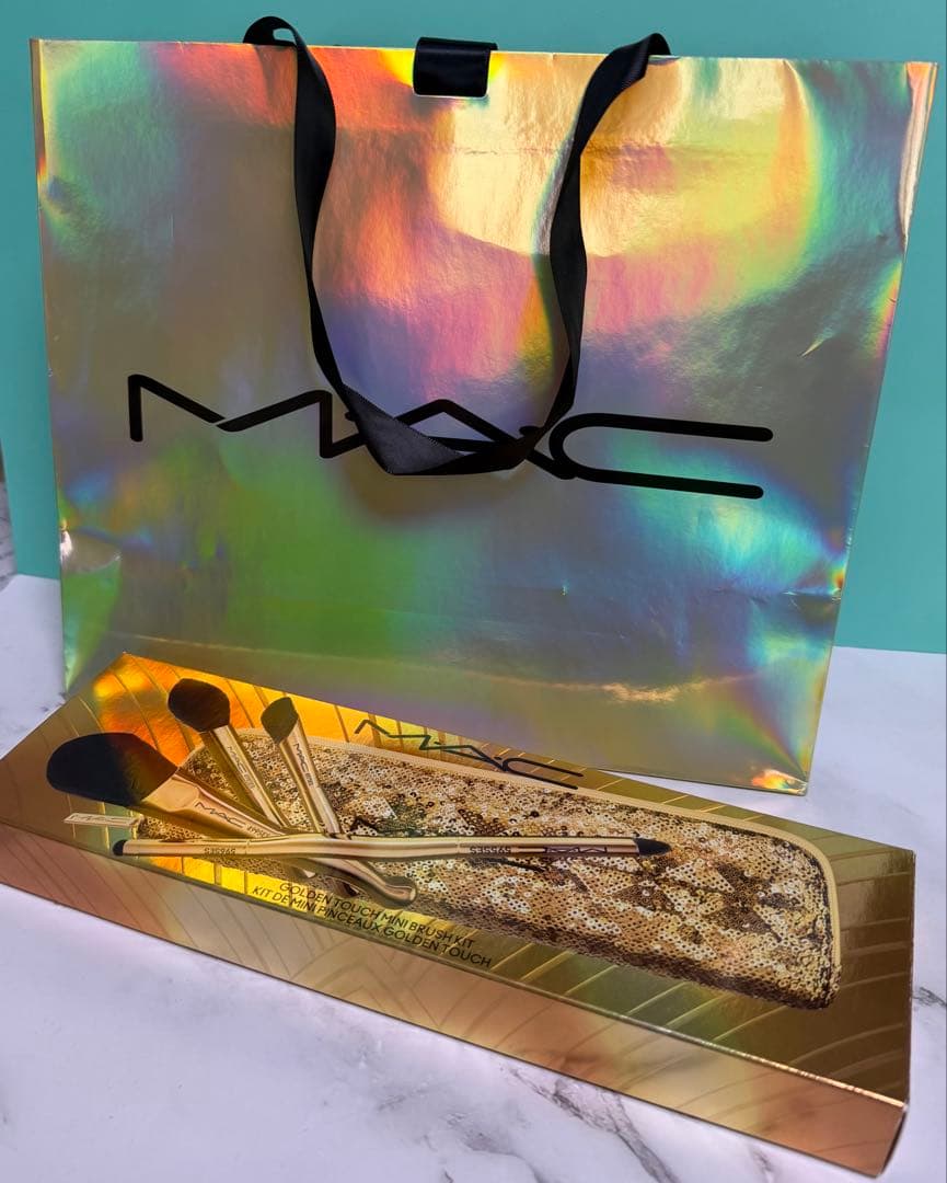 新品　MAC ゴールデン タッチ ブラシ セット　2024 ホリデー　ゴールド