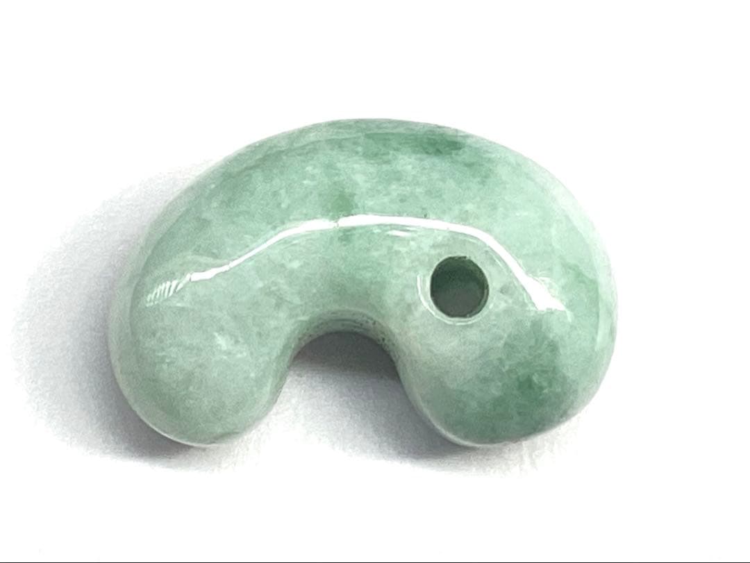 ✳神様からの授かり*糸魚川翡翠*淡緑色　守護石をお身近に　鑑定機関ソーティング付