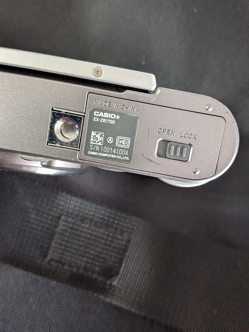 デジタルカメラ CASIO EX-ZR1700