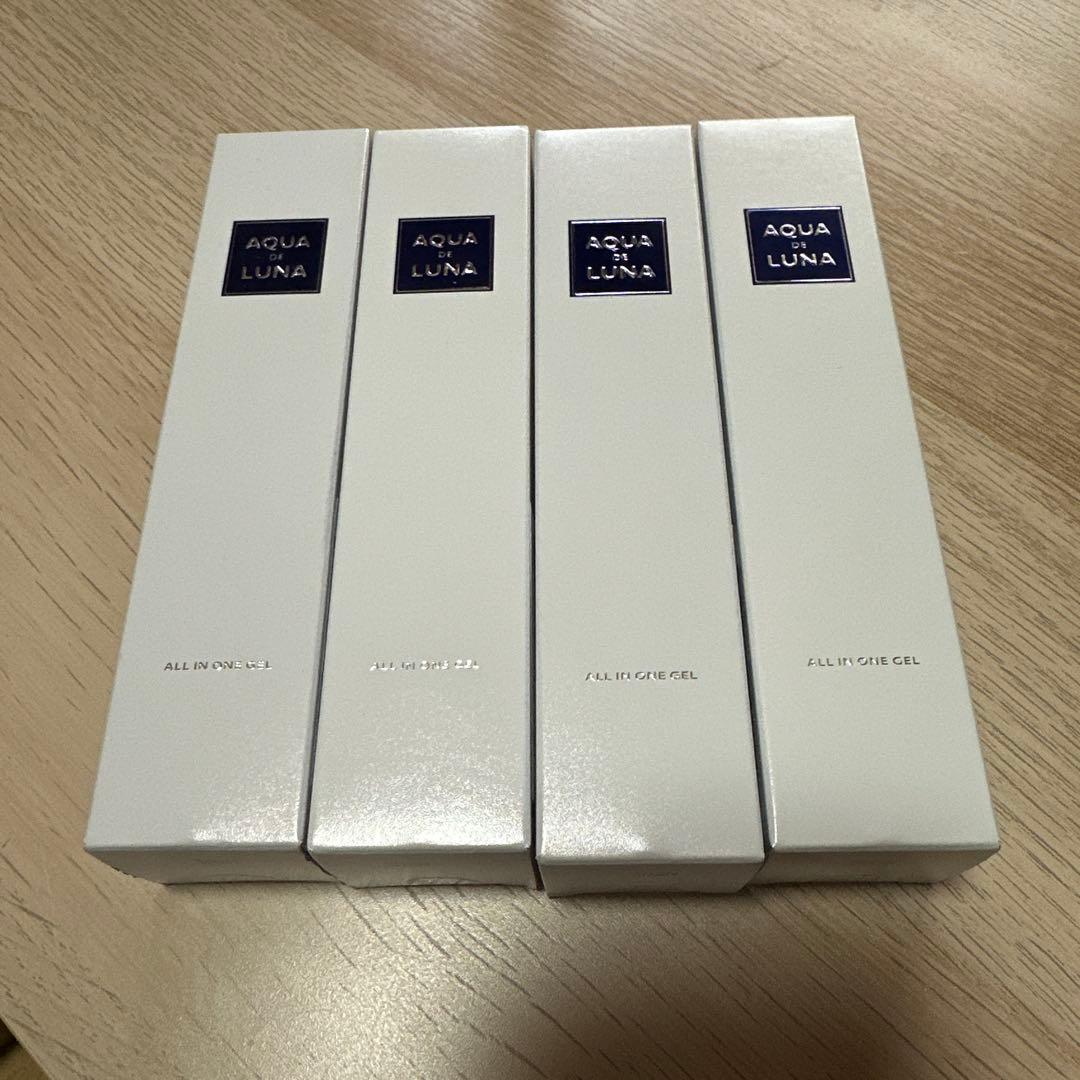 アクアドルナ　オールインワンジェル　50g 4本セット