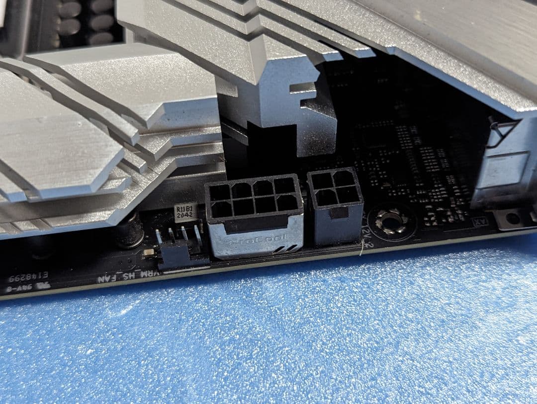ASUS ROG STRIX Z590-A GAMING wifi　マザーボード