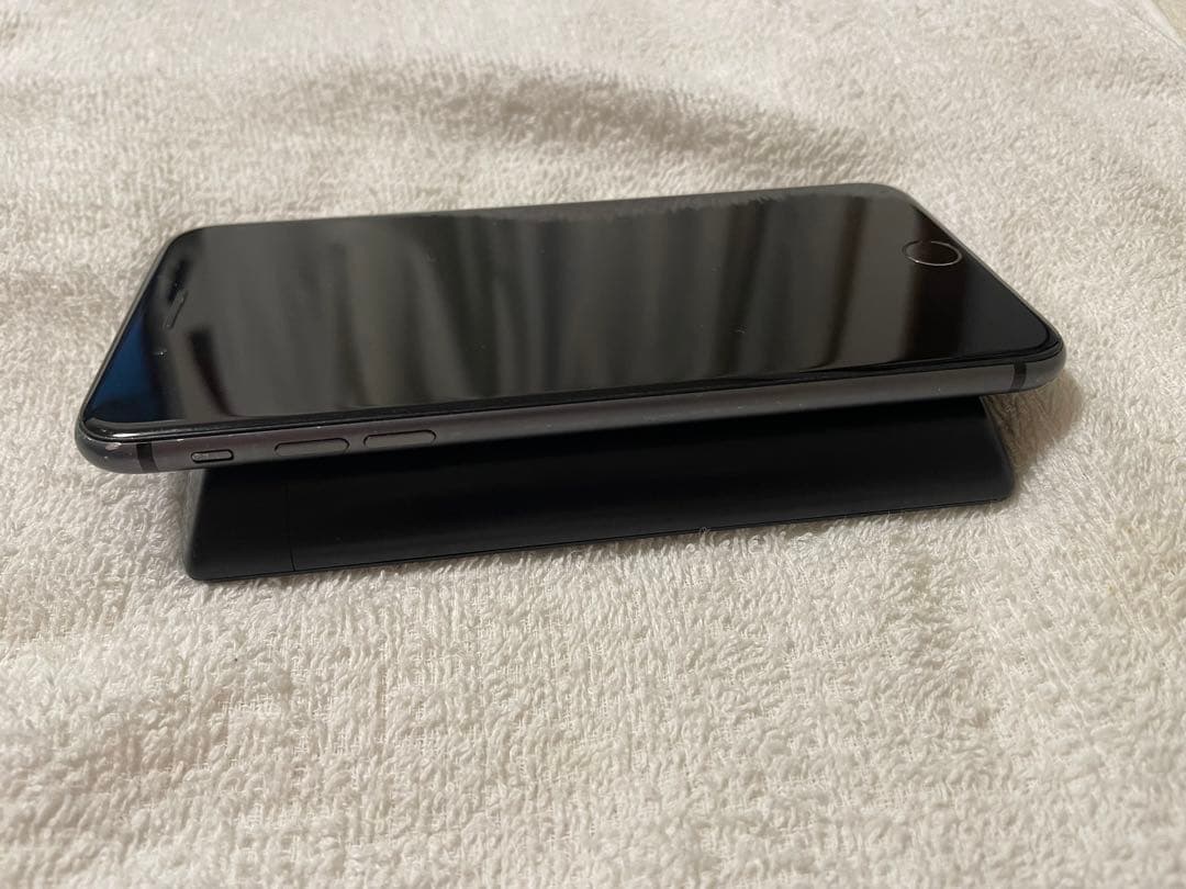 iPhone8Plus 256GBスペースグレイ 傷有り SIMロック解除済み